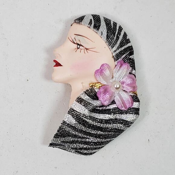Vintage 1980s Gypsy Head Brooch Pin 2.5 Inch Total Length Including Head Wrap - Picture 1 of 2
